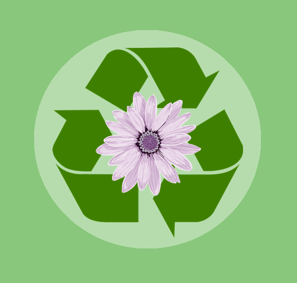 fioletowy kwiat i symbol recyklingu na zielonym tle
